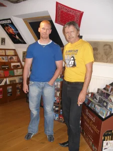 Première visite de Renaud au musée ce 13 octobre 2005.