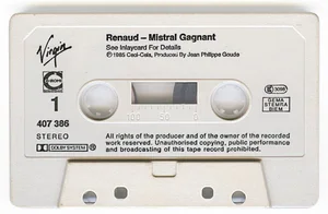 Grise, écritures noires.