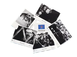 Pochette reprenant 5 tirages noir et blanc,
Guild Film, Angleterre,
format 20,4 X 25,4cm.