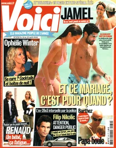 Août 2006,
"Voici N°979",
putain de bébé,
2 pages.