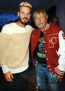 Collection : SHOW-BUSINESS FRIENDS.