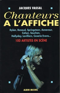 1996, 
"Chanteurs à l'affiche, 100 artistes en scène",
Jacques Vassal, Albin Michel.
Ce n'est pas une rareté, mais c'est le seul livre que je connaisse sur différents chanteurs 
dont Renaud fait la une en couverture.