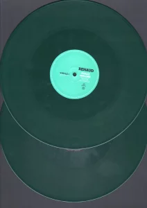 Les 2 vinyles verts.