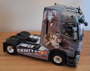 Miniature réalisée par le propriétaire du camion.