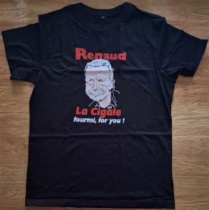 Tee-shirt issu des coffrets du Live de la Cigale,
à condition d'avoir commandé sur le site officiel.
Ce tee-shirt n'était pas joint aux commandes effectuées sur la Fnac ou ailleurs.